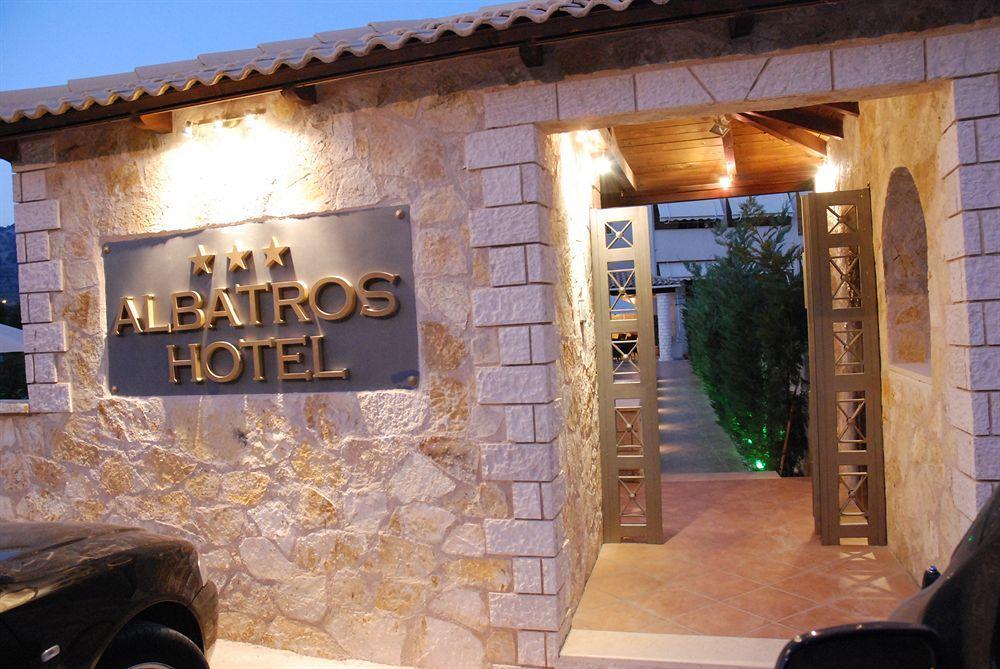Albatros Hotel Sívota Extérieur photo