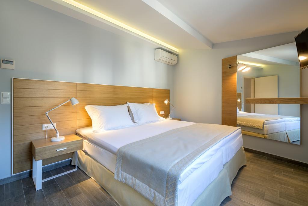 Albatros Hotel Sívota Extérieur photo