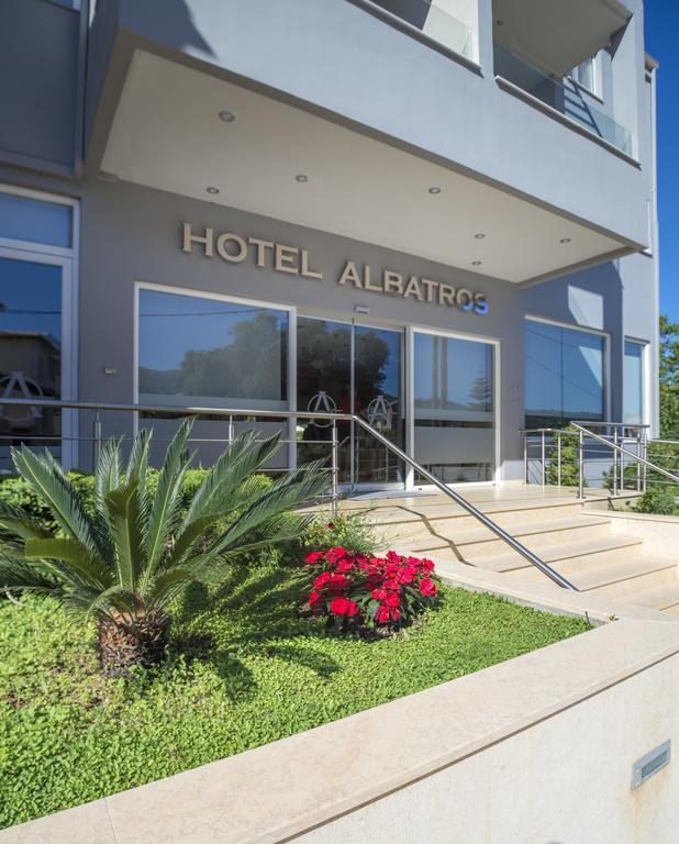 Albatros Hotel Sívota Extérieur photo