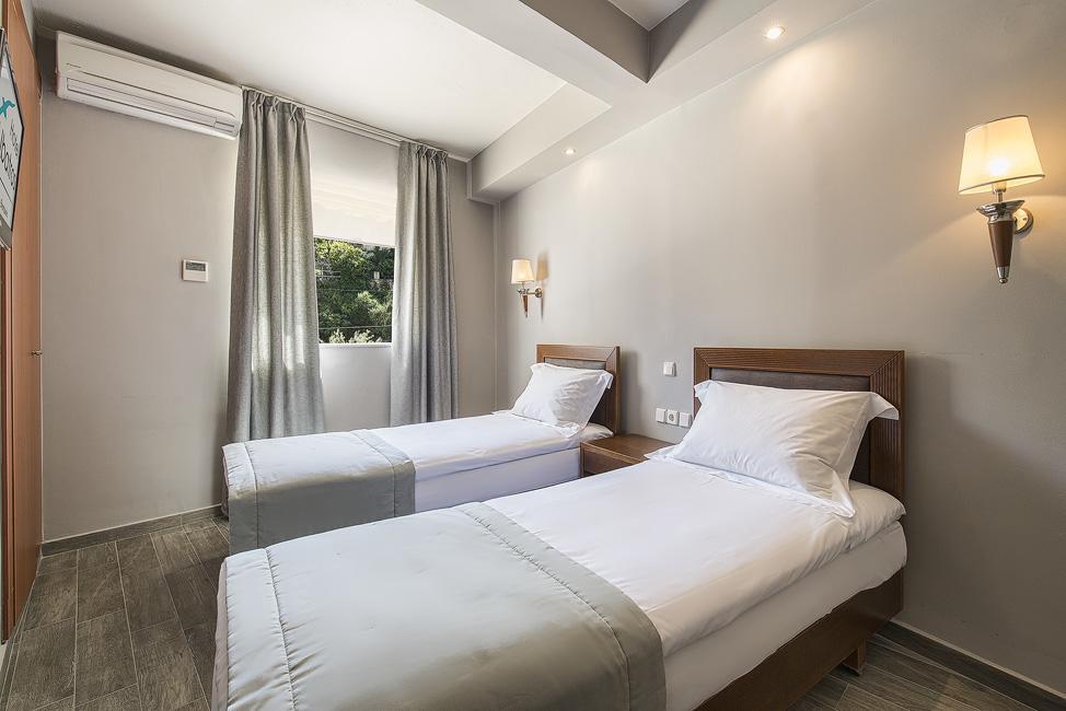 Albatros Hotel Sívota Extérieur photo